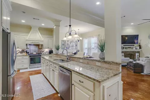 Kitchen - 222 Duclair Ct, Brandon, MS 39042 photo 4 of 4