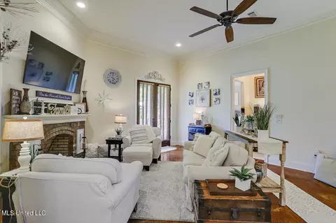 Living - 222 Duclair Ct, Brandon, MS 39042 photo 1 of 4