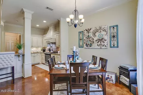 Dining - 222 Duclair Ct, Brandon, MS 39042 photo 1 of 2