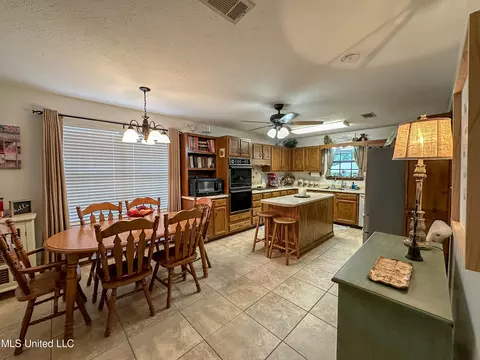 101 Lowe Cir, Clinton, MS 39056 photo 8