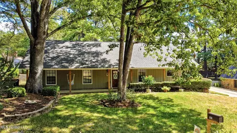 101 Lowe Cir, Clinton, MS 39056