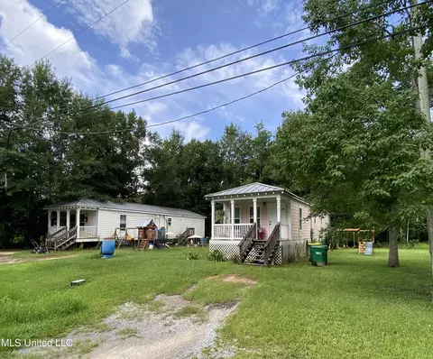 2529 N 12th St #A/B, Ocean Springs, MS 39564