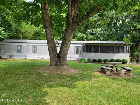 20 County Road 523, Como, MS 38619