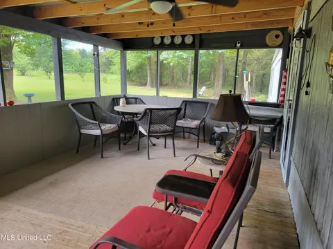 20 County Road 523, Como, MS 38619 photo 6
