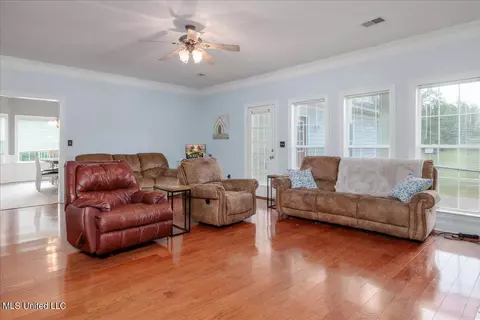 Living - 7340 Alphaba Rd, Coldwater, MS 38618 photo 1 of 2