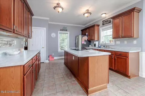 Kitchen - 7340 Alphaba Rd, Coldwater, MS 38618 photo 2 of 3