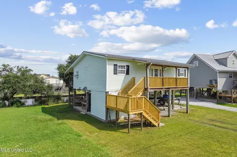 10167 Lagan St, Bay Saint Louis, MS 39520