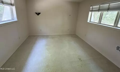 1329 Pine Glen Cir, Forest, MS 39074 photo 6