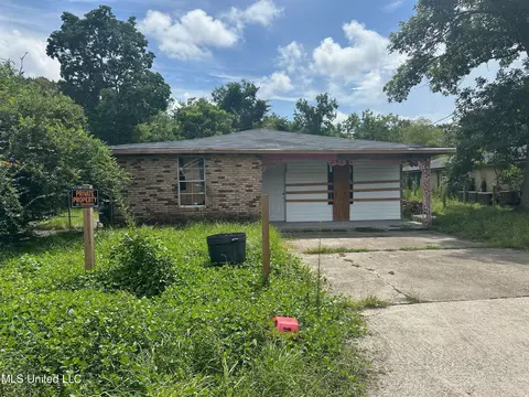 8410 S Carolina Ave, Gulfport, MS 39501
