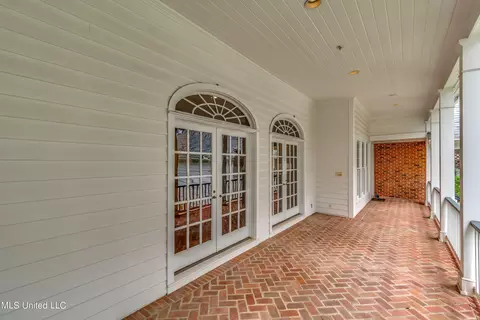 Exterior - 2063 Brecon Dr, Jackson, MS 39211 photo 12 of 14