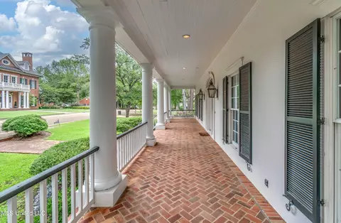 Exterior - 2063 Brecon Dr, Jackson, MS 39211 photo 6 of 14