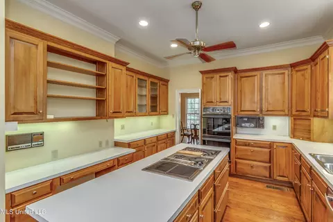 Kitchen - 2063 Brecon Dr, Jackson, MS 39211 photo 6 of 7