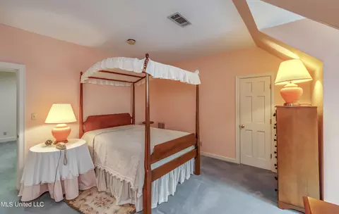 Bedroom - 2063 Brecon Dr, Jackson, MS 39211 photo 6 of 16
