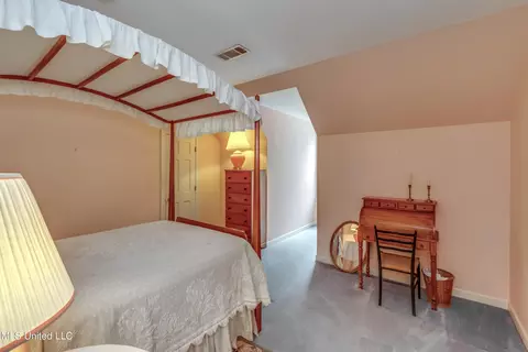 Bedroom - 2063 Brecon Dr, Jackson, MS 39211 photo 10 of 16