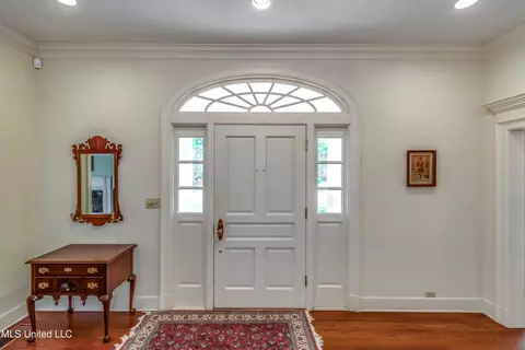 Entry Way - 2063 Brecon Dr, Jackson, MS 39211 photo 3 of 5