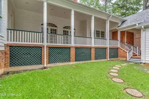 Exterior - 2063 Brecon Dr, Jackson, MS 39211 photo 9 of 14