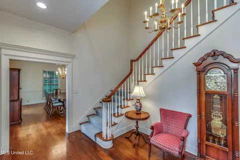 Entry Way - 2063 Brecon Dr, Jackson, MS 39211 photo 2 of 5