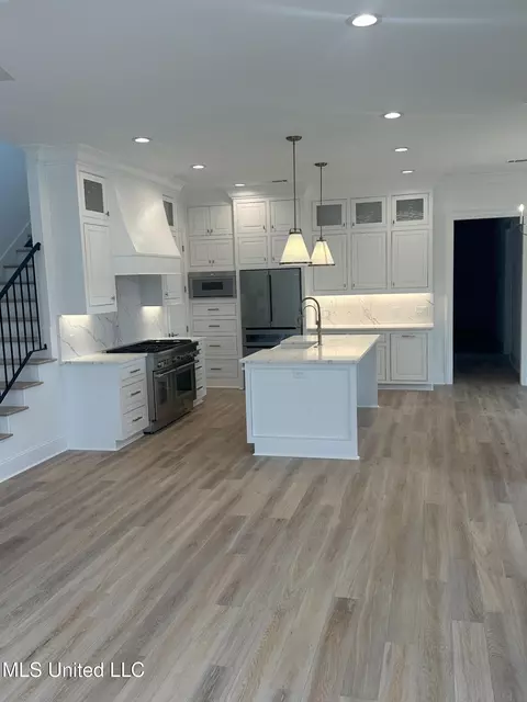 Kitchen - 107 Commonwealth Dr, Madison, MS 39110 photo 2 of 2