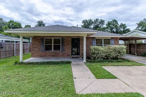2559 Bryn Mawr Ave, Biloxi, MS 39531