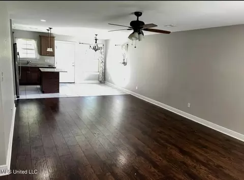 Living - 900 Mitchell St, Picayune, MS 39466 photo 1 of 1