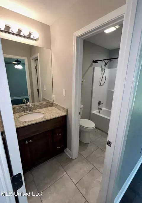 Bath - 900 Mitchell St, Picayune, MS 39466 photo 2 of 3