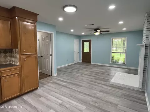 Living - 214 Boteler Rd, Florence, MS 39073 photo 3 of 3