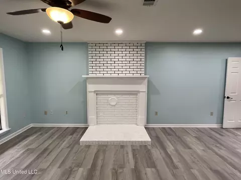 Living - 214 Boteler Rd, Florence, MS 39073 photo 2 of 3