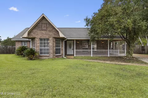 6809 Riviera Dr, Biloxi, MS 39532