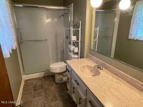 Bath - 107 Oak Park Dr, Forest, MS 39074 photo 2 of 2