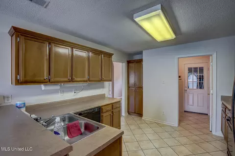 Kitchen - 1437 Chime Cv, Hernando, MS 38632 photo 1 of 3