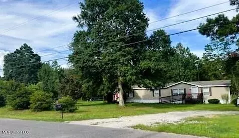 19153 Palmer Creek Dr, Saucier, MS 39574