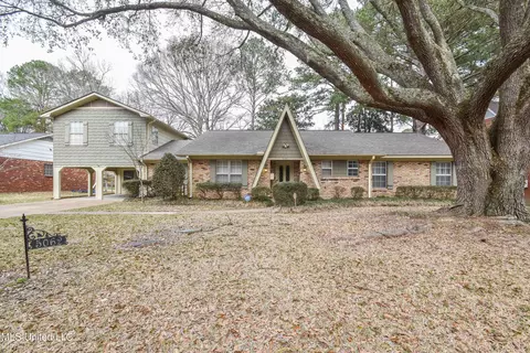 5062 Sunnyvale Dr, Jackson, MS 39211