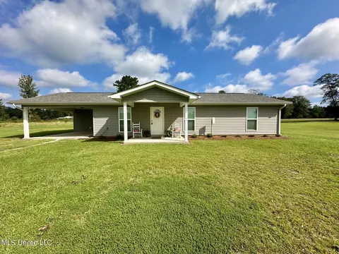 55 Robert King Rd, Poplarville, MS 39470