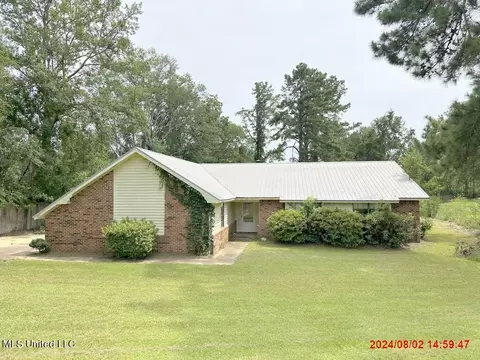 784 Georgetown St, Hazlehurst, MS 39083