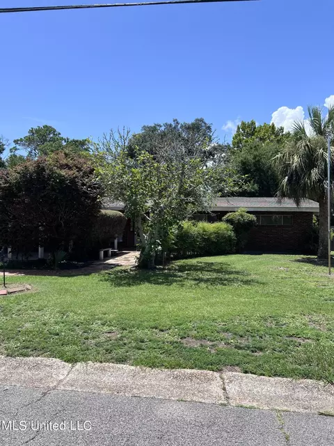 128 Woodbine Dr, Gulfport, MS 39507