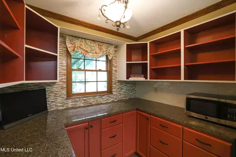 Kitchen - 33 Moss Woods Pl, Madison, MS 39110 photo 1 of 6