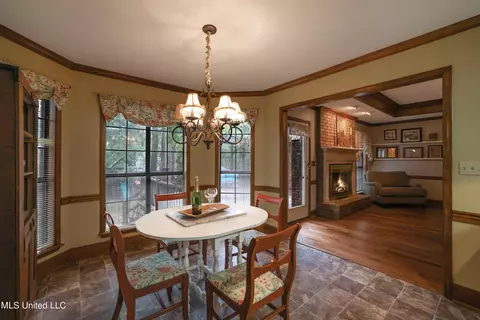 Dining - 33 Moss Woods Pl, Madison, MS 39110 photo 4 of 4