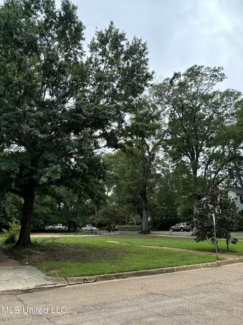 1203 Pinehurst St, Jackson, MS 39202 photo 4