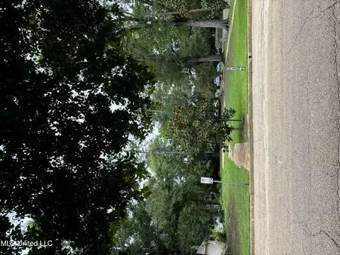1203 Pinehurst St, Jackson, MS 39202
