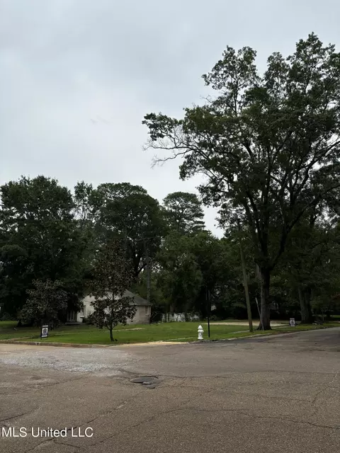1203 Pinehurst St, Jackson, MS 39202 photo 2