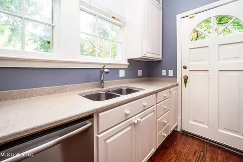 1207 Rosehill Cir, Jackson, MS 39202 photo 11