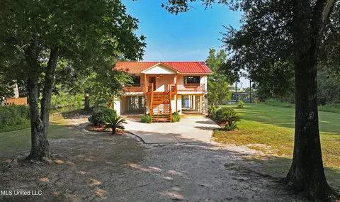4075 Brandon James Dr, Biloxi, MS 39532