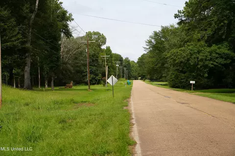 1850 Thigpen Road Rd, Raymond, MS 39154 photo 2