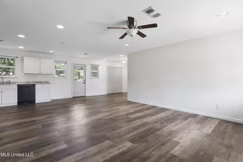 Living - 6 Leisha Dr, Long Beach, MS 39560 photo 7 of 7