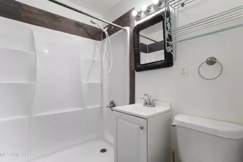 Bath - 6 Leisha Dr, Long Beach, MS 39560 photo 2 of 2
