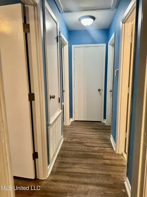 Entry Way - 1303 Dorgan St, Jackson, MS 39204 photo 2 of 2