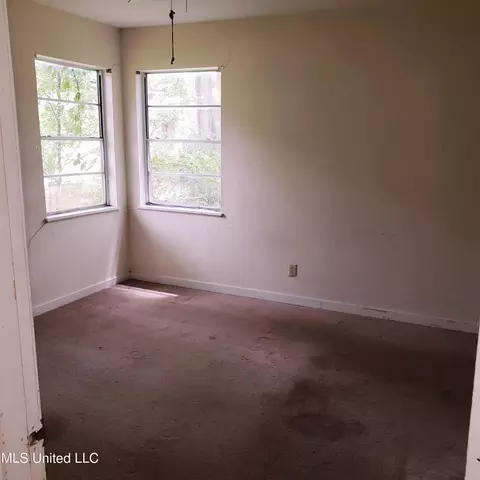 1726 Dianne Dr, Jackson, MS 39204 photo 9