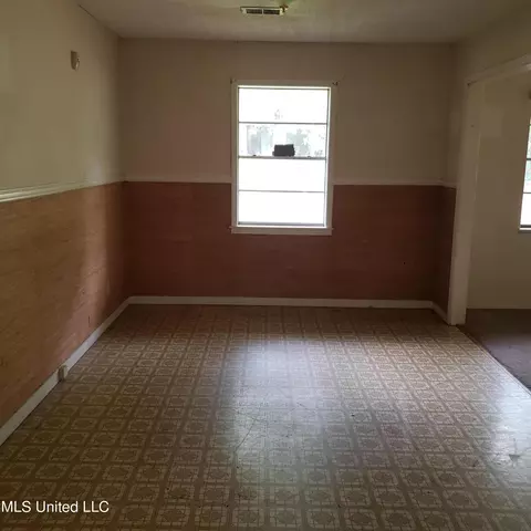 1726 Dianne Dr, Jackson, MS 39204 photo 3