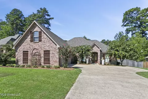 811 Willow Grande Cir, Brandon, MS 39047