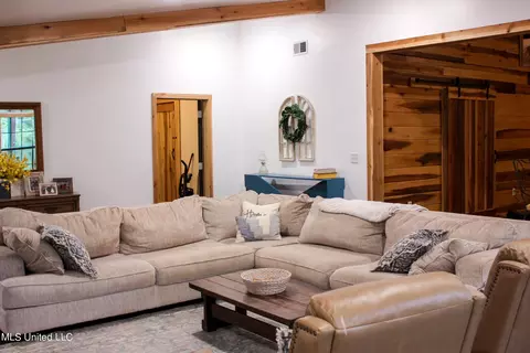 Entry Way - 547 County Road 19, Stringer, MS 39481 photo 1 of 1